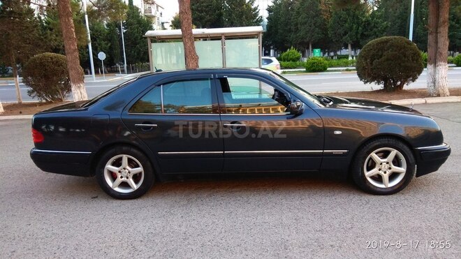 Mercedes E 240 1999, 245,000 km - 2.4 l - Sumqayıt
