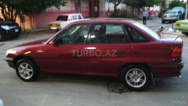 Opel Astra 1993, 329,456 km - 1.4 l - Bakı
