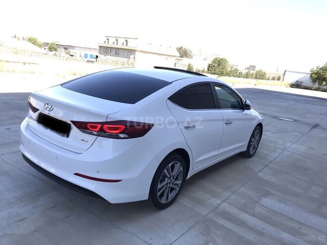 Hyundai Elantra 2018, 15,000 km - 2.0 л - Bakı