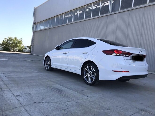 Hyundai Elantra 2018, 15,000 km - 2.0 л - Bakı