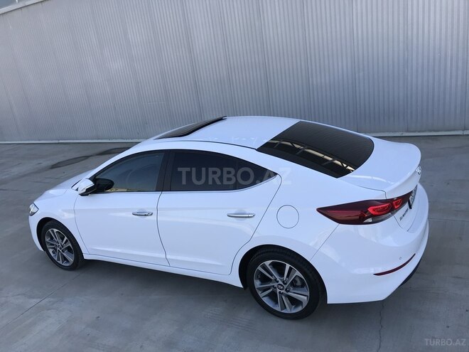 Hyundai Elantra 2018, 15,000 km - 2.0 л - Bakı