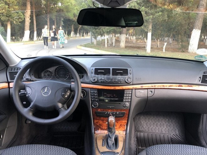 Mercedes E 260 2005, 251,000 km - 2.6 l - Bakı