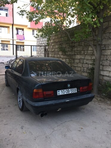 BMW 525 1989, 323,000 km - 2.5 l - Bakı