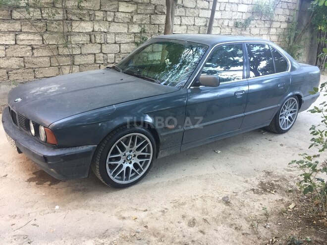 BMW 525 1989, 323,000 km - 2.5 l - Bakı