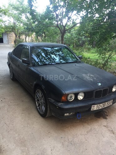 BMW 525 1989, 323,000 km - 2.5 l - Bakı