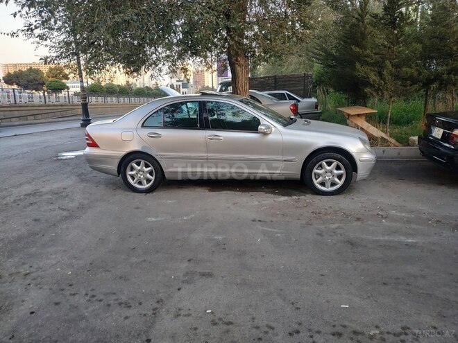 Mercedes C 240 2000, 260,000 km - 2.4 л - Bakı