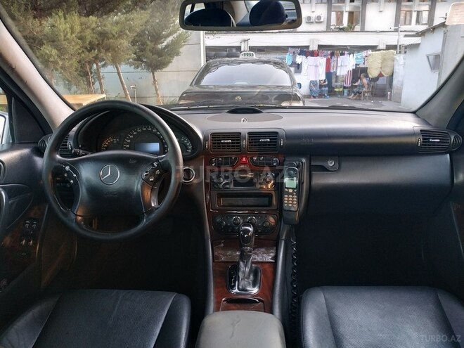 Mercedes C 240 2000, 260,000 km - 2.4 л - Bakı