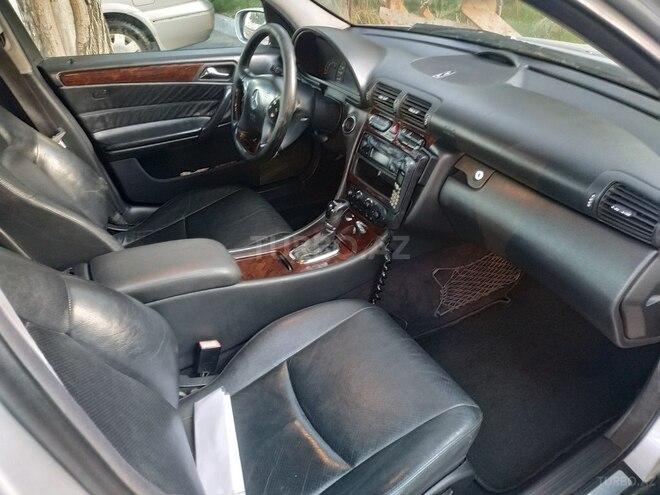 Mercedes C 240 2000, 260,000 km - 2.4 л - Bakı