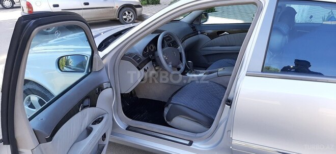 Mercedes E 270 2002, 265,000 km - 2.7 л - Bakı