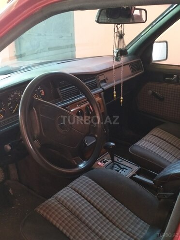 Mercedes 190 1993, 375,000 km - 2.0 л - Şirvan
