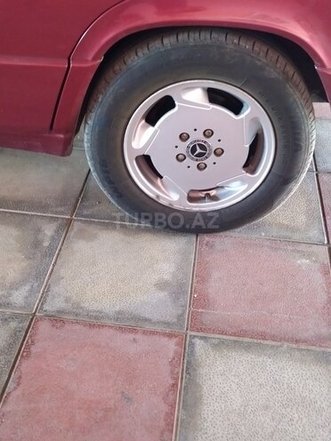 Mercedes 190 1993, 375,000 km - 2.0 л - Şirvan