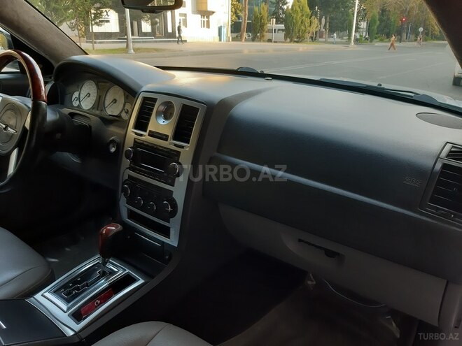 Chrysler 300C 2005, 135,000 km - 3.5 l - Mingəçevir