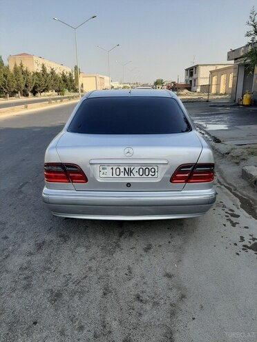 Mercedes E 240 2001, 316,000 km - 2.6 l - Bakı