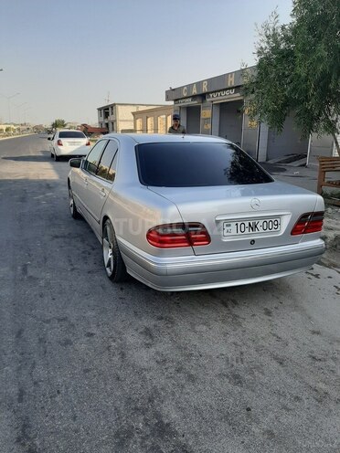 Mercedes E 240 2001, 316,000 km - 2.6 l - Bakı