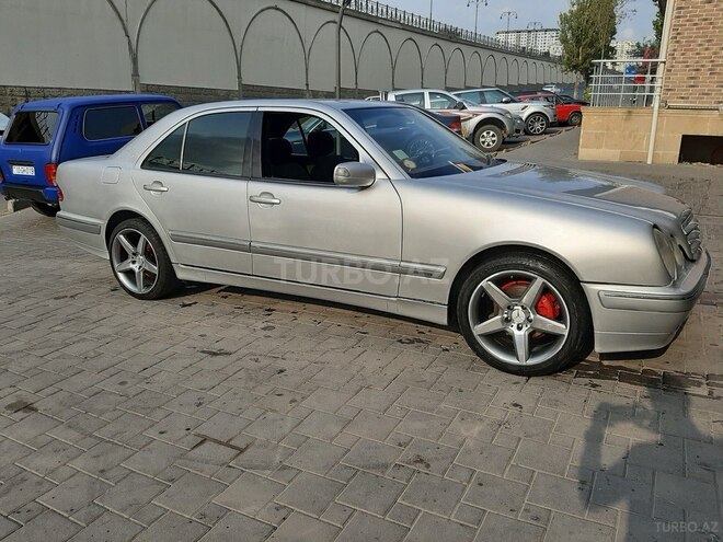 Mercedes E 240 2001, 316,000 km - 2.6 l - Bakı