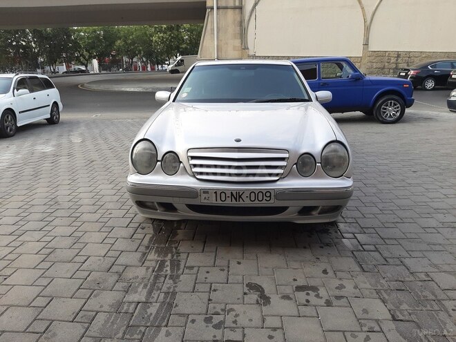Mercedes E 240 2001, 316,000 km - 2.6 l - Bakı
