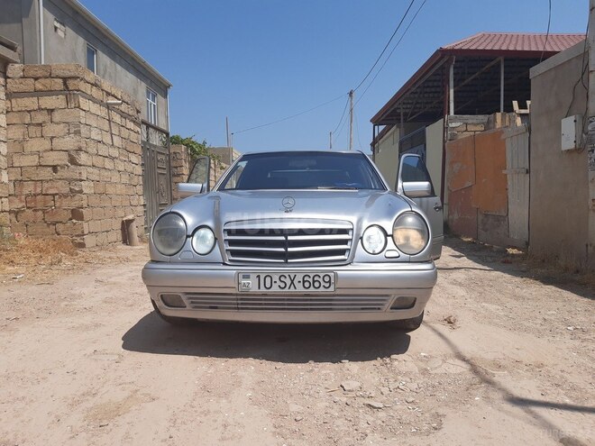 Mercedes E 230 1997, 258,000 km - 2.3 l - Bakı