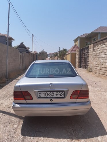 Mercedes E 230 1997, 258,000 km - 2.3 l - Bakı