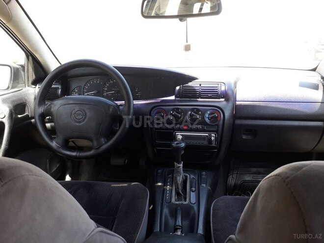 Opel Omega 1995, 275,050 km - 2.0 l - Bakı