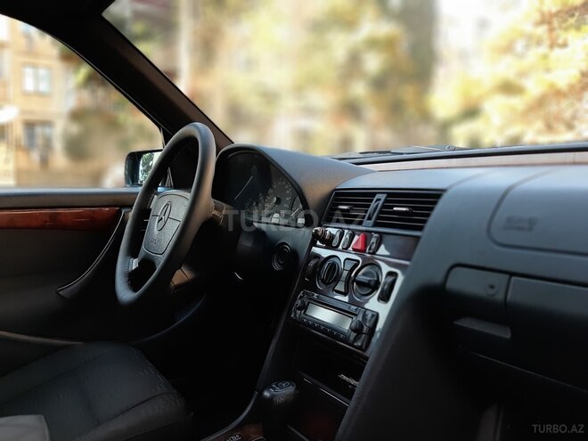 Mercedes C 220 1998, 367,251 km - 2.2 l - Bakı