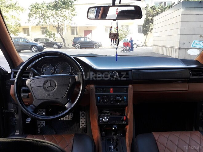 Mercedes E 220 1995, 407,838 km - 2.2 l - Bakı