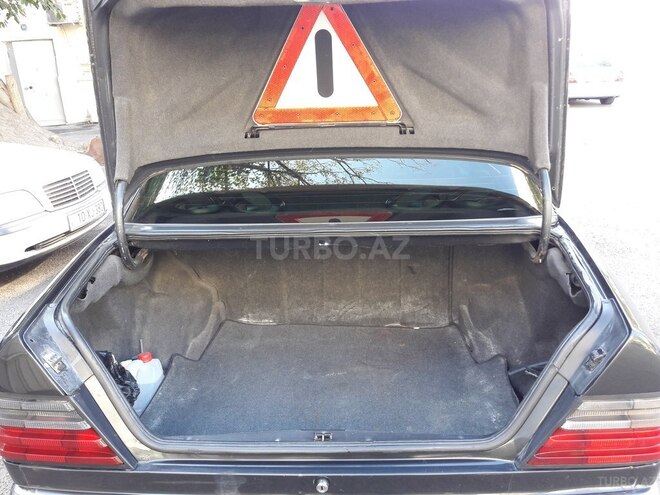 Mercedes E 220 1995, 407,838 km - 2.2 l - Bakı