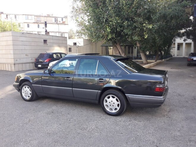 Mercedes E 220 1995, 407,838 km - 2.2 l - Bakı