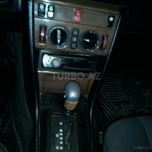 Mercedes E 260 1989, 200,000 km - 2.6 l - Bakı
