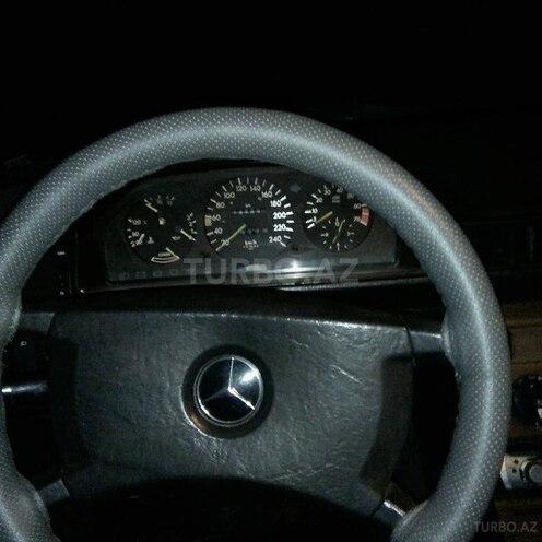 Mercedes E 260 1989, 200,000 km - 2.6 l - Bakı