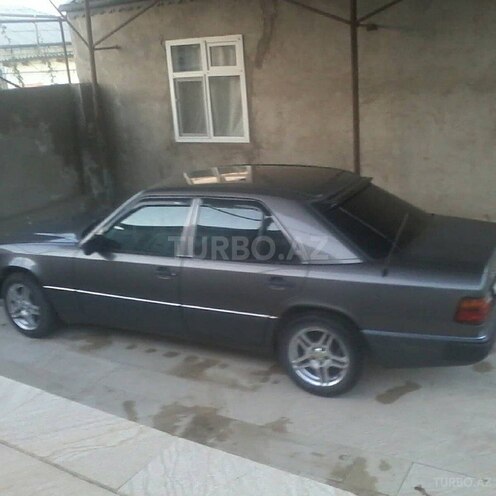 Mercedes E 260 1989, 200,000 km - 2.6 l - Bakı