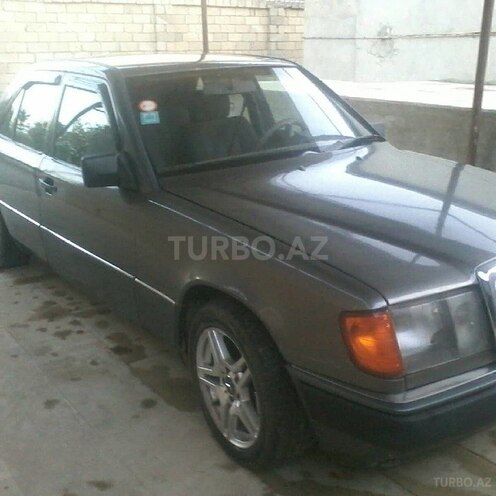 Mercedes E 260 1989, 200,000 km - 2.6 l - Bakı