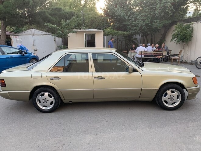 Mercedes E 230 1986, 430,000 km - 2.3 l - Bakı
