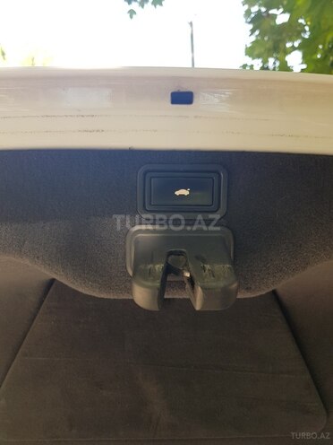 Audi A8 2006, 200,000 km - 3.2 л - Bakı