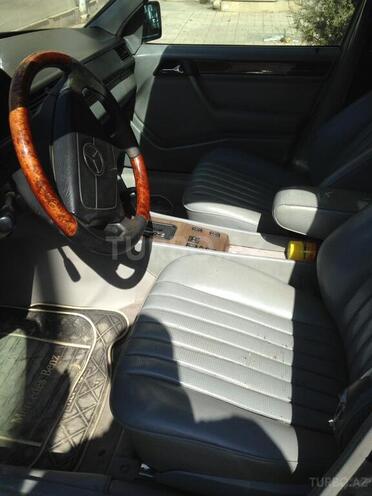 Mercedes E 230 1990, 290,000 km - 2.3 l - Bakı
