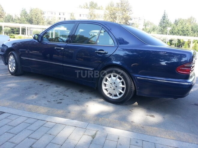 Mercedes E 220 2000, 301,000 km - 2.2 l - Mingəçevir