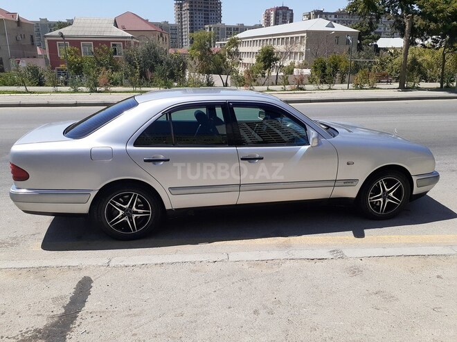 Mercedes E 240 1998, 300,000 km - 2.4 l - Bakı
