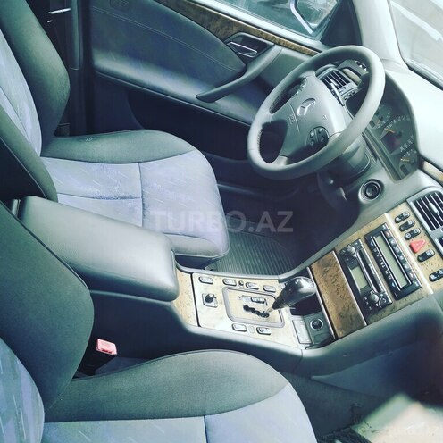 Mercedes E 240 2000, 333,500 km - 2.6 л - Bakı