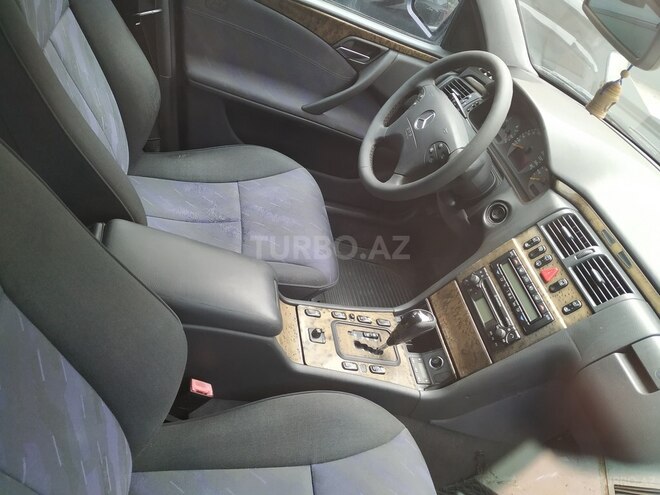 Mercedes E 240 2000, 333,500 km - 2.6 л - Bakı