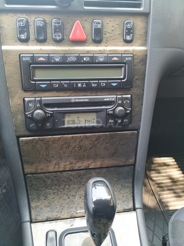 Mercedes E 240 2000, 333,500 km - 2.6 л - Bakı