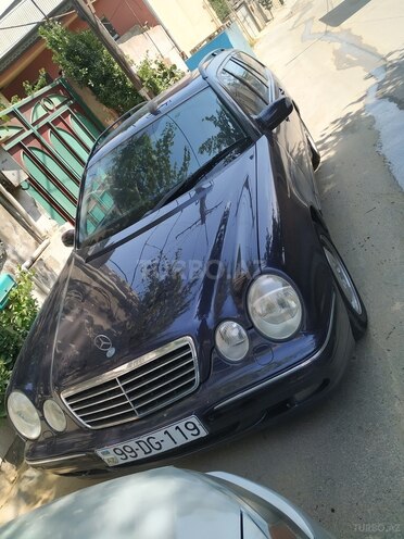 Mercedes E 240 2000, 333,500 km - 2.6 л - Bakı