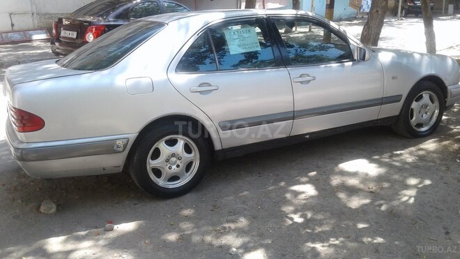 Mercedes E 220 1996, 325,185 km - 2.2 л - Bakı