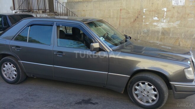 Mercedes E 250 1990, 333,333 km - 2.5 л - Bakı