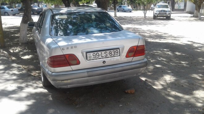 Mercedes E 220 1996, 325,185 km - 2.2 л - Bakı