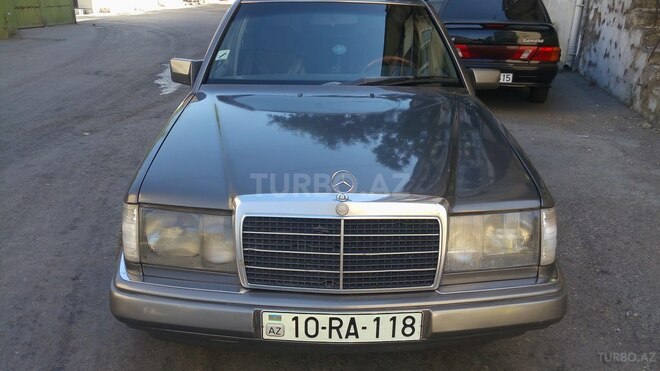 Mercedes E 250 1990, 333,333 km - 2.5 л - Bakı