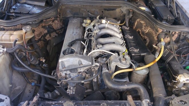 Mercedes E 250 1990, 333,333 km - 2.5 л - Bakı