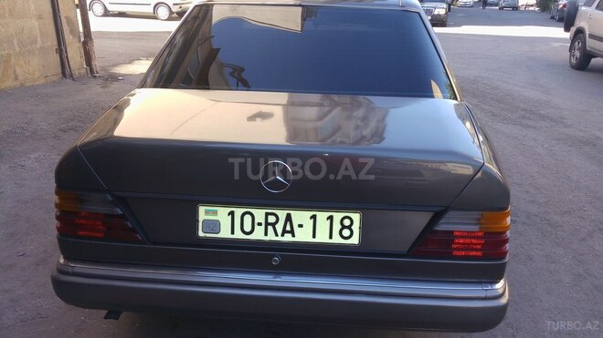 Mercedes E 250 1990, 333,333 km - 2.5 л - Bakı