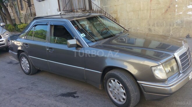 Mercedes E 250 1990, 333,333 km - 2.5 л - Bakı
