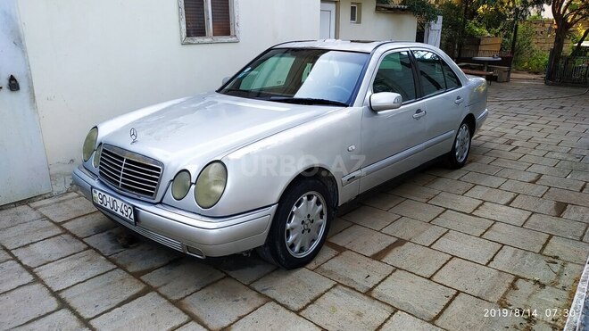 Mercedes E 220 1999, 330,000 km - 2.2 л - Bakı