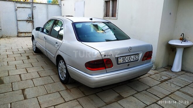 Mercedes E 220 1999, 330,000 km - 2.2 л - Bakı
