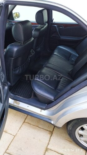 Mercedes E 220 1999, 330,000 km - 2.2 л - Bakı